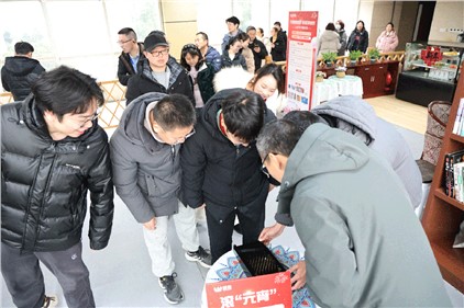 【幸福华体会·(hth)体育】元宵节游园会在华体会·(hth)体育火热开展